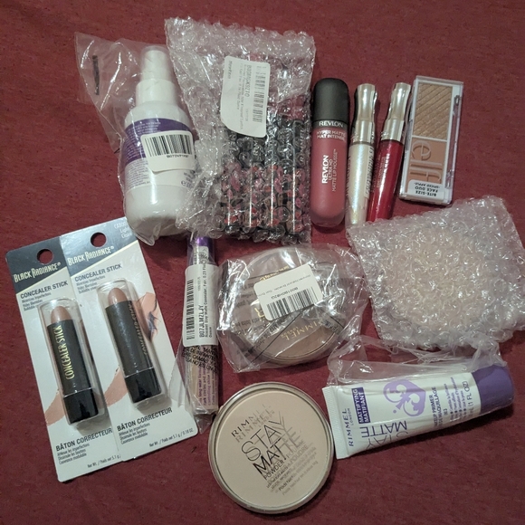 Makeup - Picture 1 of 2